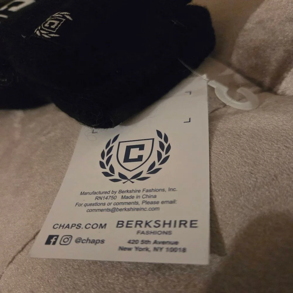 Women's Chaps Black & White Logo Knit Gloves with grip One Size